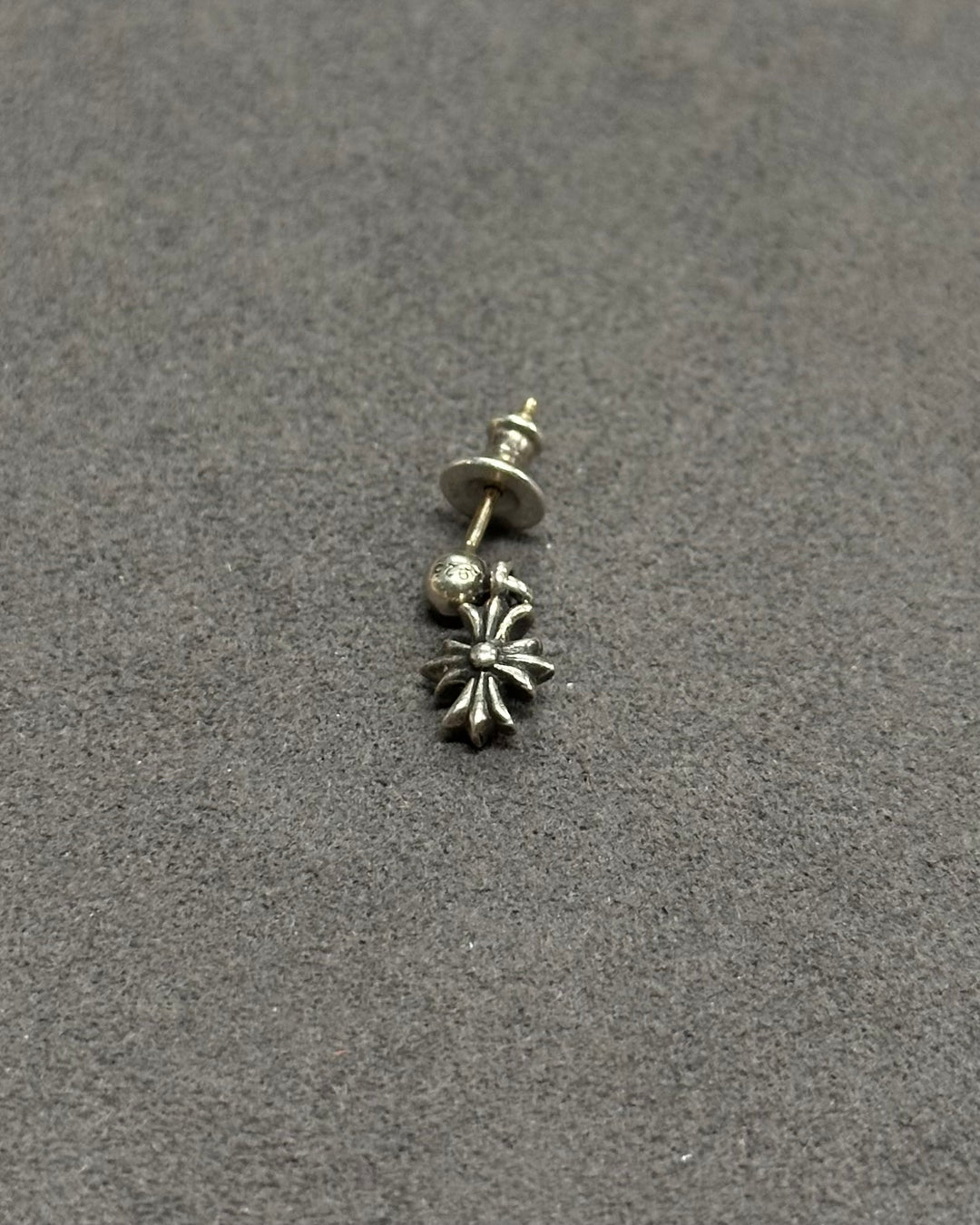 Chrome Hearts Tiny E Drop Earring – DARC STUDIOS
